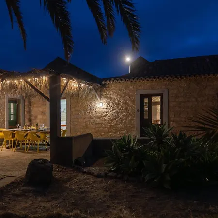 Casa Do Caracol By An Island *